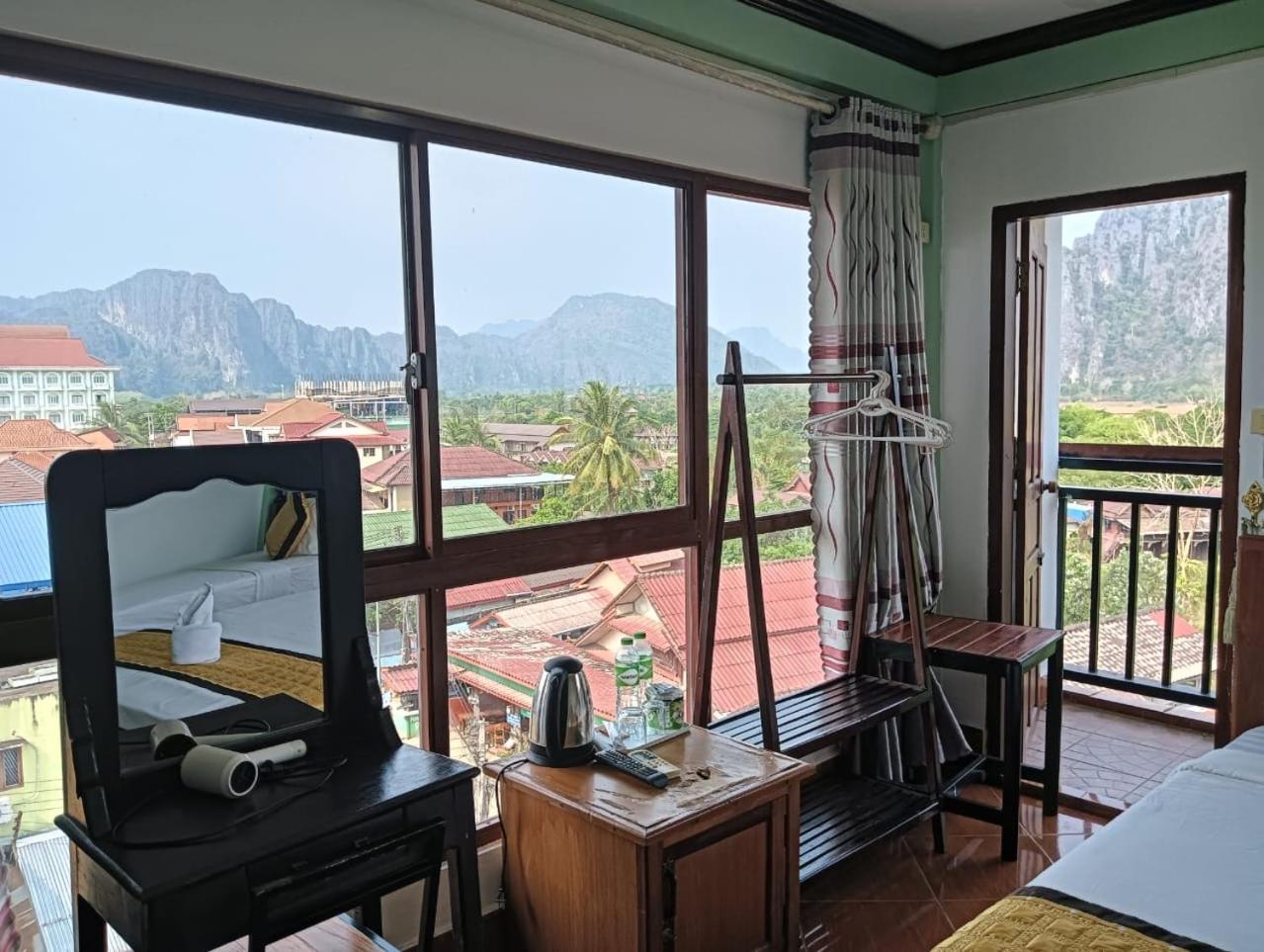 Bountang Riverside Hotel Vang Vieng Dış mekan fotoğraf