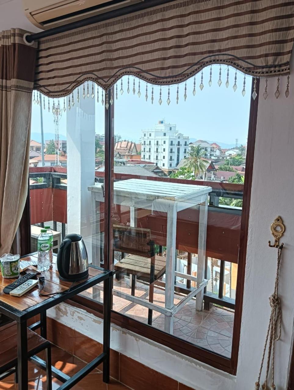 Bountang Riverside Hotel Vang Vieng Dış mekan fotoğraf