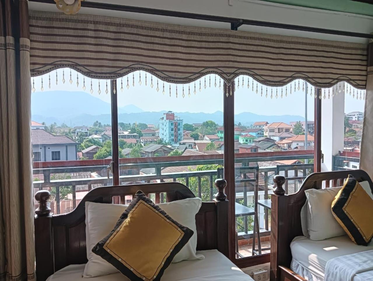 Bountang Riverside Hotel Vang Vieng Dış mekan fotoğraf