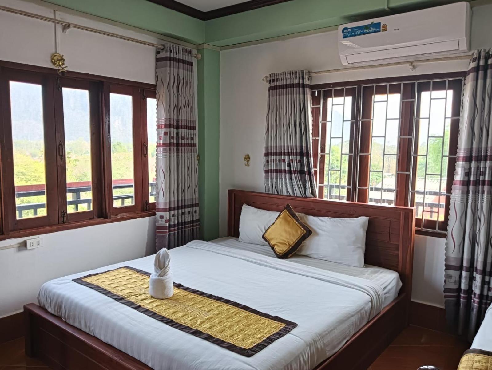 Bountang Riverside Hotel Vang Vieng Dış mekan fotoğraf