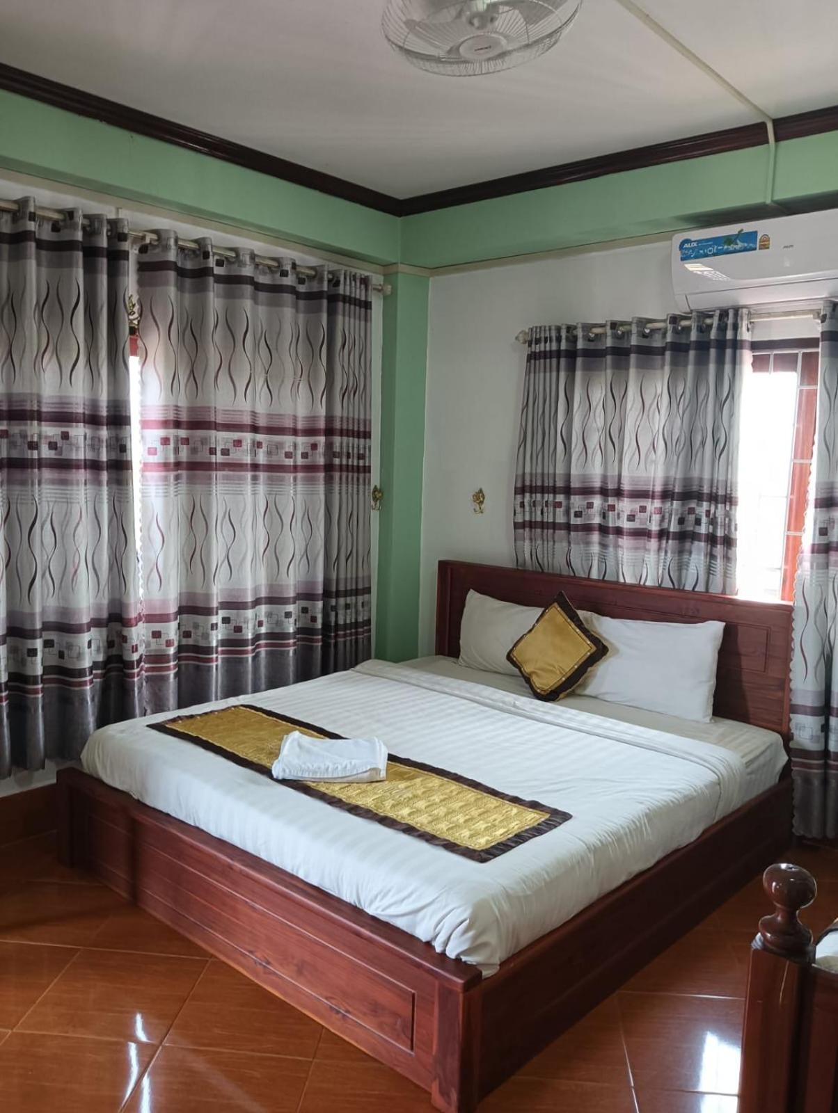 Bountang Riverside Hotel Vang Vieng Dış mekan fotoğraf
