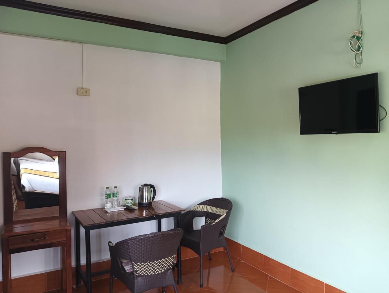 Bountang Riverside Hotel Vang Vieng Dış mekan fotoğraf