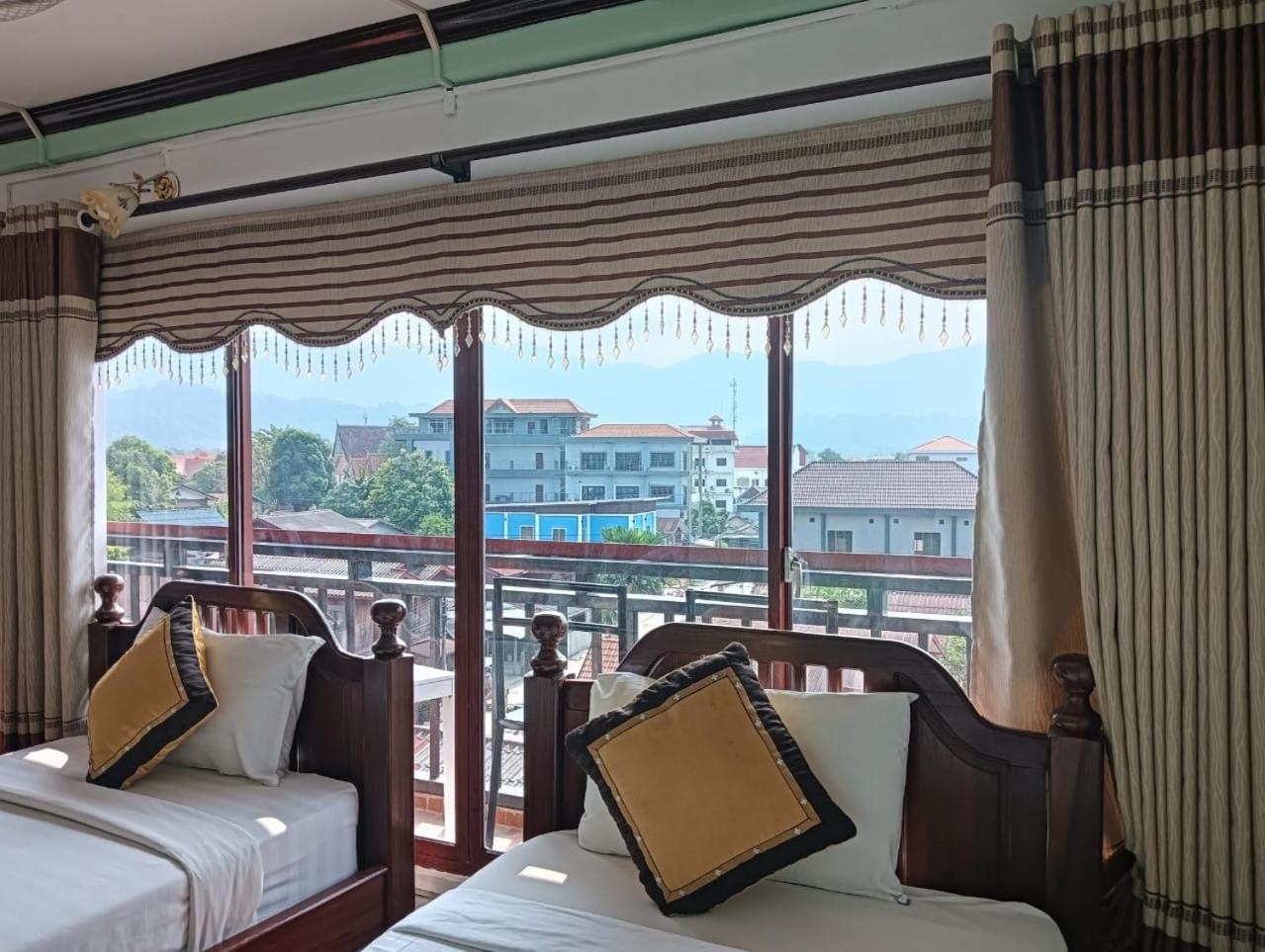 Bountang Riverside Hotel Vang Vieng Dış mekan fotoğraf