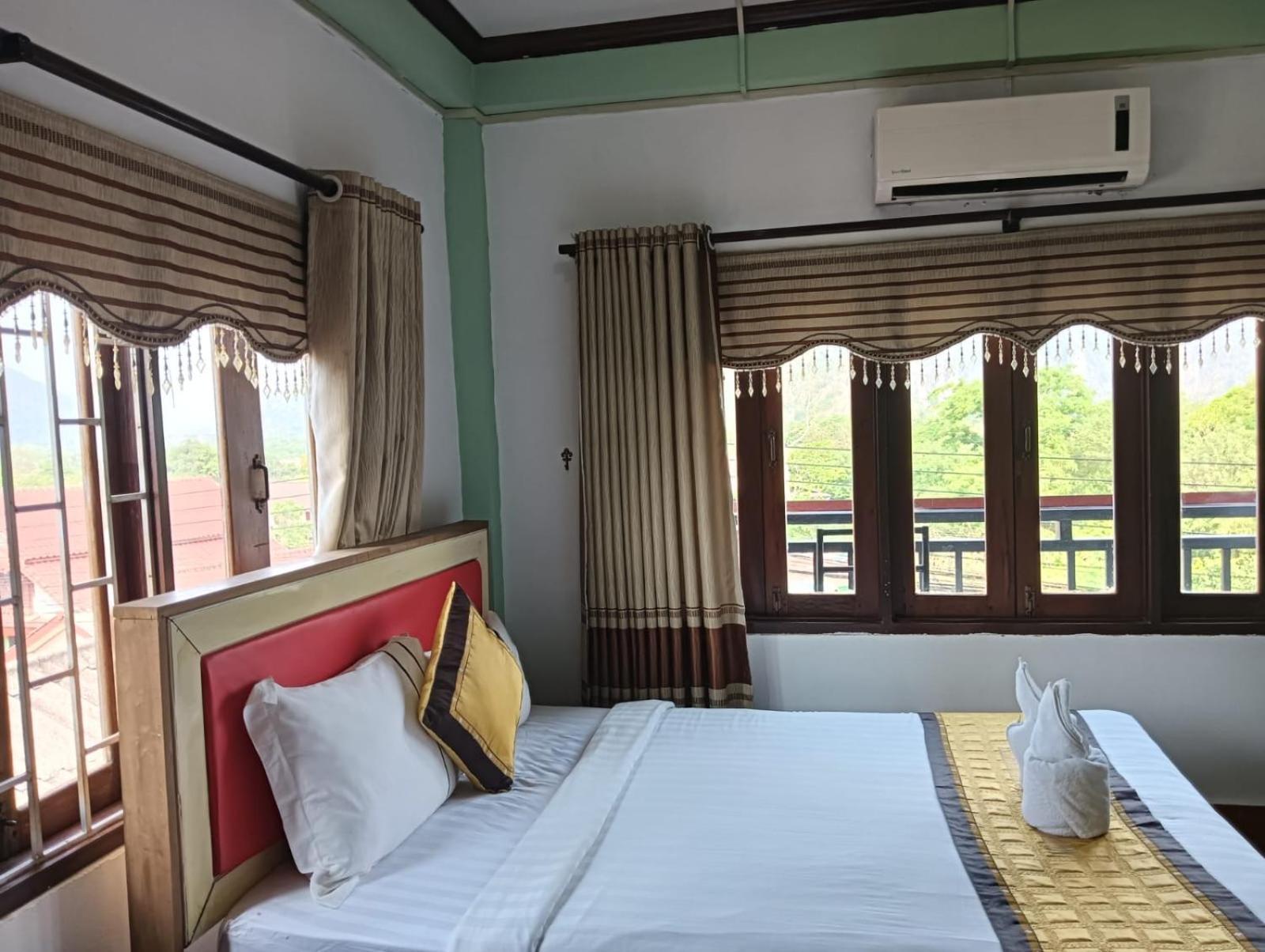 Bountang Riverside Hotel Vang Vieng Dış mekan fotoğraf