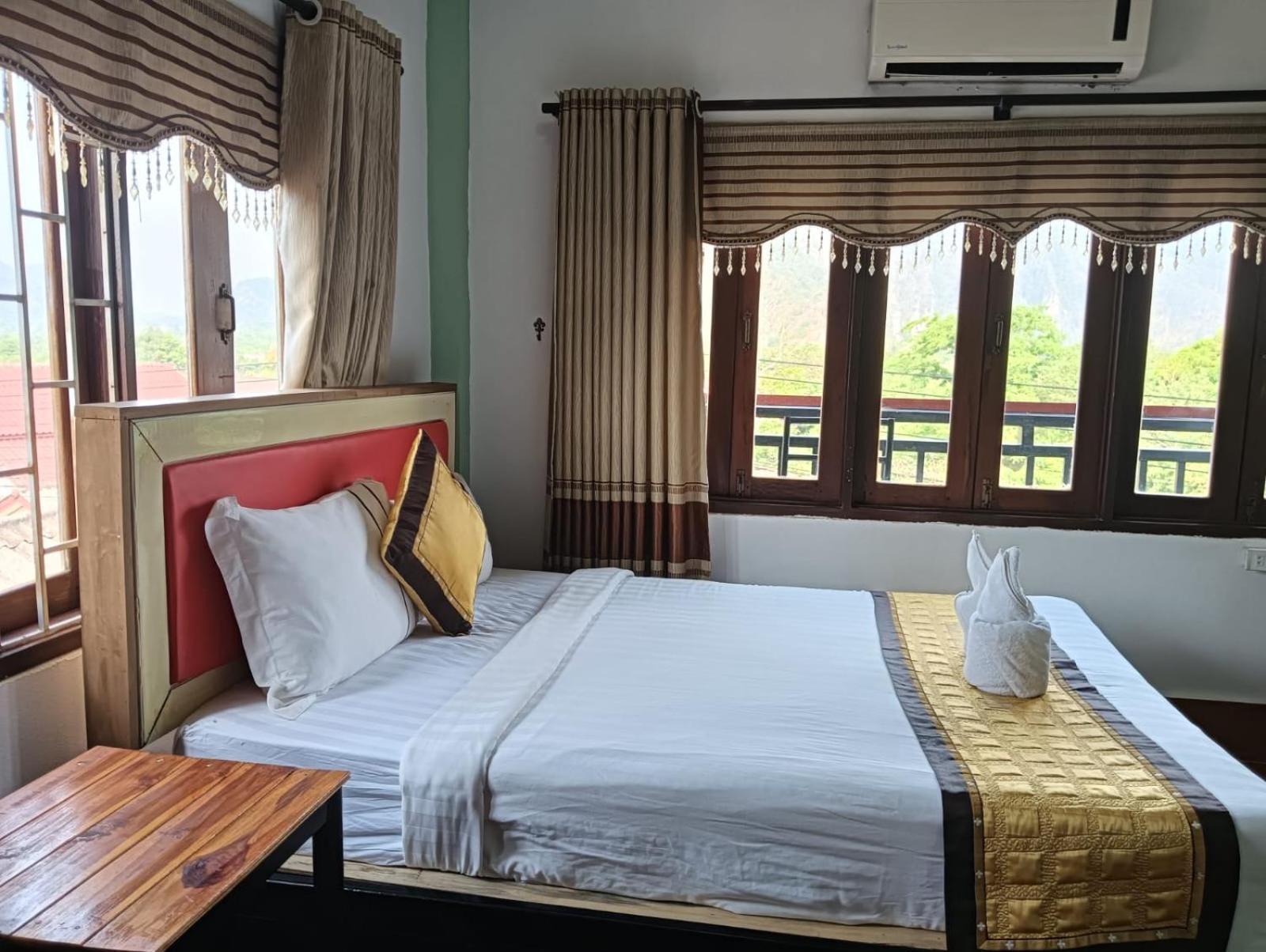 Bountang Riverside Hotel Vang Vieng Dış mekan fotoğraf